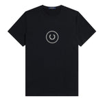 Fred Perry Circle Branding T-Shirt Black. Foto da parte da frente.