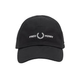 Fred Perry Branded Twill Cap Black. Foto de frente.