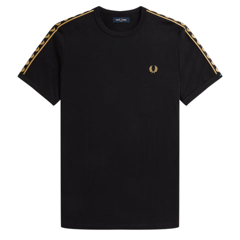 Fred Perry Gold Taped Ringer T-Shirt Black. Foto de frente.