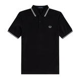 Fred Perry Twin Tipped Fred Perry Shirt Black/White/White. Foto de frente.
