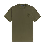 Fred Perry Pocket Detail Pique Shirt Military Green. Foto de frente.