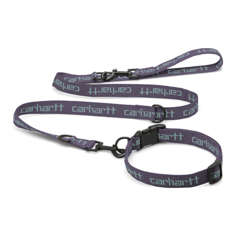 Carhartt WIP Script Dog Leash & Collar Artichoke/Misty Sage. Foto do artigo.