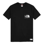 The North Face Berkeley California Pocket - In Scrap Mat T-Shirt TNF Black. Foto da parte da frente.